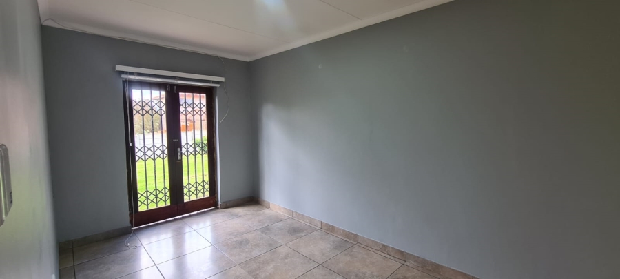 4 Bedroom Property for Sale in Fraaiuitsig Western Cape